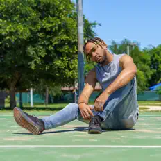 Poslechněte si interpreta Kai FaKtor, sledujte hudební videa, přečtěte si životopis, podívejte se na data turné a další informace.