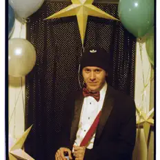 Luister naar Numerous Q's, bekijk muziekvideo's, lees de bio, bekijk de tourdata, en meer!