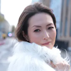 Ayako Fujikiを聴いたり、ミュージックビデオを鑑賞したり、経歴やツアー日程などを確認したりしましょう！