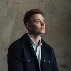 收听 Ollie Wade、观看音乐视频、阅读小传、查看巡演日期等 ！