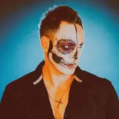 聆聽 Tequila Rock Revolution、觀看音樂影片、閱讀小傳、查看巡演日期等！