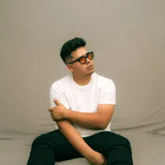 Dengarkan Bebe, tonton video musik, baca bio, lihat tanggal tur & lainnya!