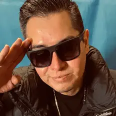 Ascolta Perfect, guarda video musicali, leggi la biografia, vedi le date del tour & altro!