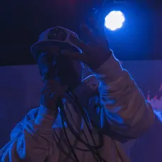 收听 Cubez、观看音乐视频、阅读小传、查看巡演日期等 ！