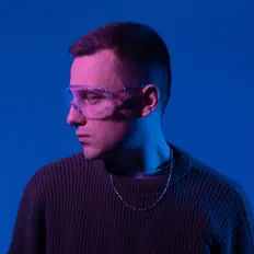 Poslechněte si interpreta MERCURИЙ, sledujte hudební videa, přečtěte si životopis, podívejte se na data turné a další informace.