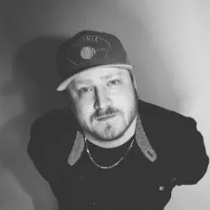 Dengarkan Drake Freeman, tonton video musik, baca bio, lihat tanggal tur & lainnya!