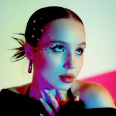 Ascolta NIKITÁ, guarda video musicali, leggi la biografia, vedi le date del tour & altro!