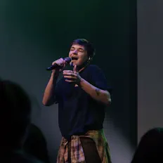 Ακούστε περιεχόμενο από Isaac Keefer, παρακολουθήστε μουσικά βίντεο, διαβάστε το βιογραφικό, δείτε ημερομηνίες περιοδείας, και πολλά ακόμη!