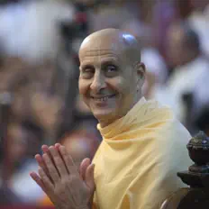 Escucha a Radhanath Swami, mira vídeos musicales, lee la biografía, consulta fechas de giras y mucho más.