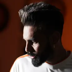 Rajbir pattara walaを聴いたり、ミュージックビデオを鑑賞したり、経歴やツアー日程などを確認したりしましょう！