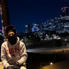 Ascolta Grimie, guarda video musicali, leggi la biografia, vedi le date del tour & altro!