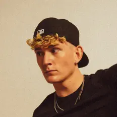 Ascolta LOUP, guarda video musicali, leggi la biografia, vedi le date del tour & altro!