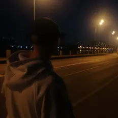 Posłuchaj wykonawcy Whitewildbear, obejrzyj teledyski, przeczytaj biografię, zobacz daty tras koncertowych i nie tylko!