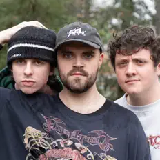 Poslechněte si interpreta Silico, sledujte hudební videa, přečtěte si životopis, podívejte se na data turné a další informace.