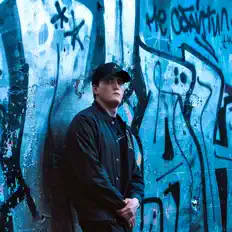 Escucha a TwoMan, mira videos musicales, lee su biografía, consulta las fechas de las gira y más.