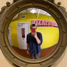 Hör dir Thirteen an, schau dir Musikvideos an, lies die Biografie, finde Tourdaten und mehr!