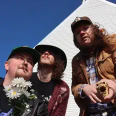 Dengarkan IZZY DED, tonton video musik, baca bio, lihat tanggal tur & lainnya!