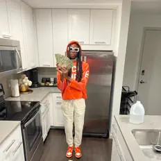 Kiddtraaを聴いたり、ミュージックビデオを鑑賞したり、経歴やツアー日程などを確認したりしましょう！