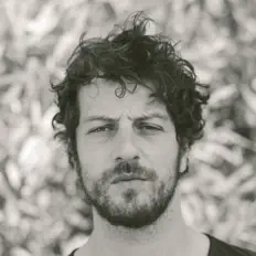 Ascolta Setak, guarda video musicali, leggi la biografia, vedi le date del tour & altro!