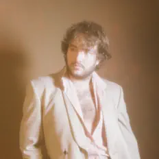 Hör dir Matthew Wood an, schau dir Musikvideos an, lies die Biografie, finde Tourdaten und mehr!