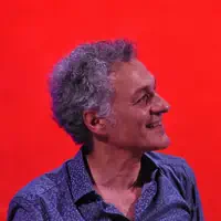 Escucha a undefined, mira videos musicales, lee su biografía, consulta las fechas de las gira y más.