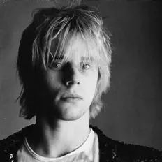 Derwood Andrews dinle, müzik videolarını izle, biyografisini oku, tur tarihlerini ve daha fazlasını gör!