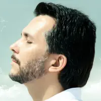 聆聽 undefined、觀看音樂影片、閱讀小傳、查看巡演日期等！