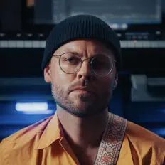 Dengarkan Rasmus Thude, tonton video musik, baca bio, lihat tanggal tur & lainnya!