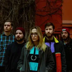 Ακούστε περιεχόμενο από Mirror Twin, παρακολουθήστε μουσικά βίντεο, διαβάστε το βιογραφικό, δείτε ημερομηνίες περιοδείας, και πολλά ακόμη!