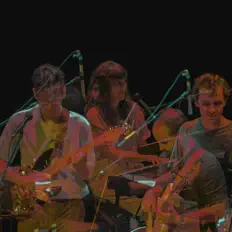 Scenic World dinle, müzik videolarını izle, biyografisini oku, tur tarihlerini ve daha fazlasını gör!