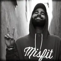 undefined dinle, müzik videolarını izle, biyografisini oku, tur tarihlerini ve daha fazlasını gör!
