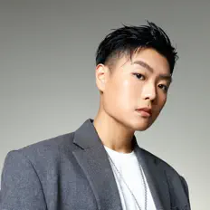 收听 LEE、观看音乐视频、阅读小传、查看巡演日期等 ！