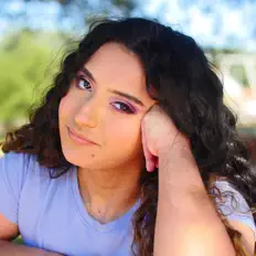 Écoutez Kate Macias, regardez des vidéoclips, lisez la biographie, consultez les dates de tournée et plus encore !