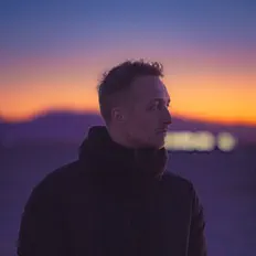 Luister naar Jonathan Thomas Maiocco, bekijk muziekvideo's, lees de bio, bekijk de tourdata, en meer!