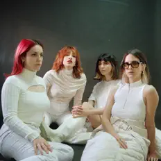 聆聽 Hickeys、觀看音樂影片、閱讀小傳、查看巡演日期等！