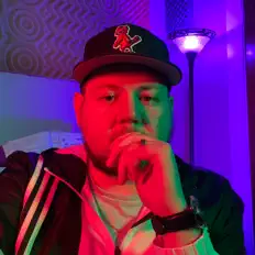 收听 Hyde、观看音乐视频、阅读小传、查看巡演日期等 ！