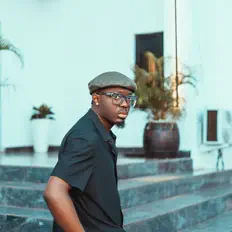 Lyquidmixを聴いたり、ミュージックビデオを鑑賞したり、経歴やツアー日程などを確認したりしましょう！