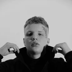 Ακούστε περιεχόμενο από DE FLAUD, παρακολουθήστε μουσικά βίντεο, διαβάστε το βιογραφικό, δείτε ημερομηνίες περιοδείας, και πολλά ακόμη!