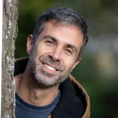 聆聽 Daniel Banon、觀看音樂影片、閱讀小傳、查看巡演日期等！