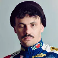 Escucha a undefined, mira vídeos musicales, lee la biografía, consulta fechas de giras y mucho más.