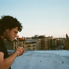 aytch eff सुनें, म्यूज़िक वीडियो देखें, बायो पढ़ें, दौरे की तारीखें और बहुत कुछ देखें!