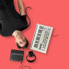 Escucha a Electronech, mira vídeos musicales, lee la biografía, consulta fechas de giras y mucho más.