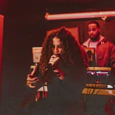 Écoutez Maddiemook, regardez des vidéoclips, lisez la biographie, consultez les dates de tournée et plus encore !