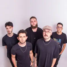 Ouve Hazel, vê vídeos de música, lê a biografia, vê as datas da digressão e muito mais!