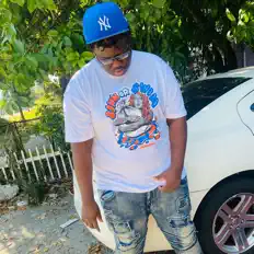 June Sup38 dinle, müzik videolarını izle, biyografisini oku, tur tarihlerini ve daha fazlasını gör!