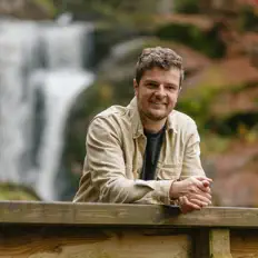 2Flow dinle, müzik videolarını izle, biyografisini oku, tur tarihlerini ve daha fazlasını gör!