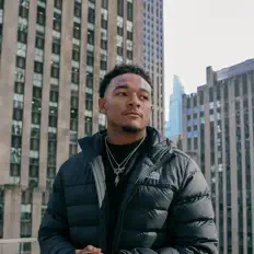 Écoutez Argo, regardez des vidéoclips, lisez la biographie, consultez les dates de tournée et plus encore !