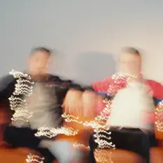 聆聽 Retro Culture、觀看音樂影片、閱讀小傳、查看巡演日期等！