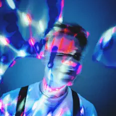 Escucha a Julian Bow, mira videos musicales, lee su biografía, consulta las fechas de las gira y más.