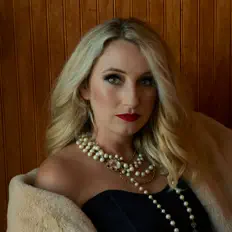 Listen to Becky Middleton, watch music videos, read bio, see tour dates & more!